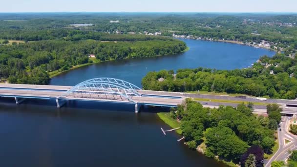 John Greenleaf Whittier Bridge Merrimack River Air View Summer City — стокове відео
