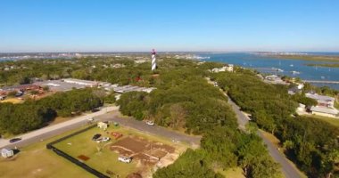 St. Augustine Deniz Feneri hava manzaralı. Bu ışık, ABD 'nin Florida FL eyaletinin St. Augustine kentindeki Anastasia Adası' nın ulusal tarihi simgesidir..