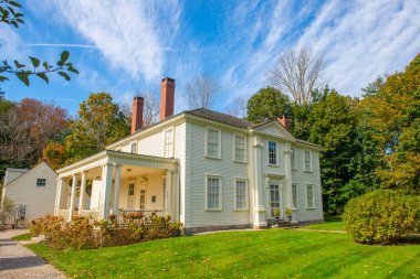 Lady Pepperrell Evi 1760 yılında Maine ME, ABD 'nin Kittery kasabasındaki tarihi Kittery Point köyünde 24 Pepperrell Yolu' nda inşa edildi.. 