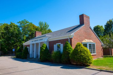 Ana caddedeki Batı Yarmouth Kütüphanesi, Yarmouth kasabası, Massachusetts MA, ABD. 