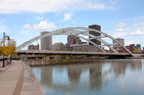 Frederick Douglassusan Anthony Memorial Bridge Über Den Genesee River Und — Stockfoto