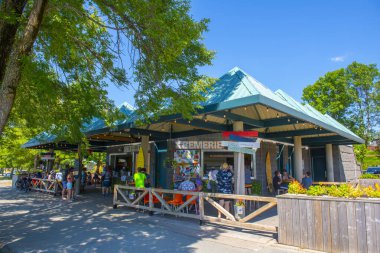 Pointe Merry Park 'taki Petit Taco restoranı. Rue Merry S Caddesi, Magog, Quebec QC, Kanada.. 