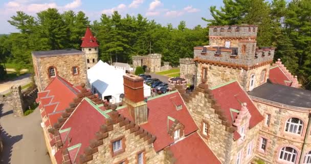 Searles Castello Vista Aerea Con Grand English Tudor Stile Costruito — Video Stock
