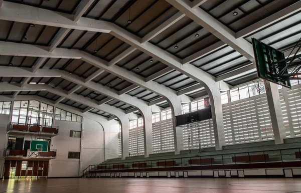 バンコク 2020年10月4日 空のバスケットボールジム バスケットボールホールのインテリア コピースペース 選択フォーカス — ストック写真