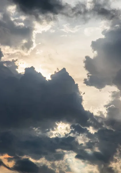 Gyönyörű Felhős Háttérrel Felhők Lágysága Fényessége Világoskék Háttér Nyugtató Érzés — Stock Fotó