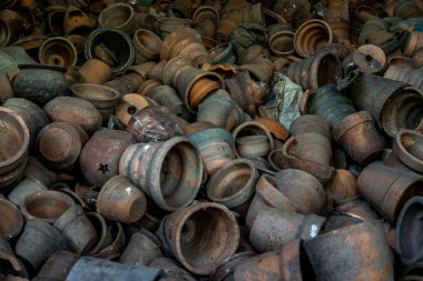 Eskiler 'in fırınında kil çömlek, Tayland' da çömlekçilik..