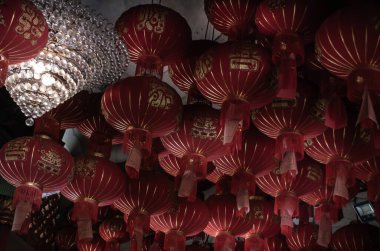 Bangkok, Tayland - 18 Ağustos 2019 : Tapınakta İçişleri birçok kırmızı Çin fenerler