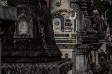 Ratchaburi, Tayland - 22 Şubat 2019: Pagodas, Budist bir tapınak olan Budist kemik külünde Tayland halkının küllerini içeren Çad olarak adlandırıldı.