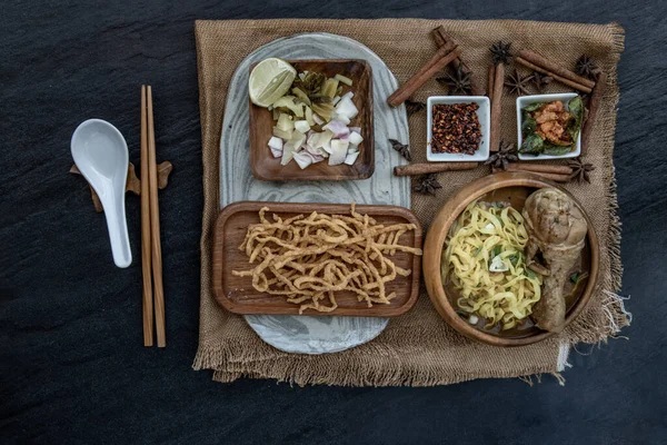 Northern Style Curried Nudelsoppa Med Kokosmjölk Khao Soi Traditionell Nordthailändsk — Stockfoto