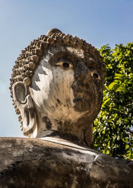 Wat Pa Sawang Bun Saraburi Eyaleti 'ndeki Antik Buda Heykeli. Tam olarak odaklanamıyorum..