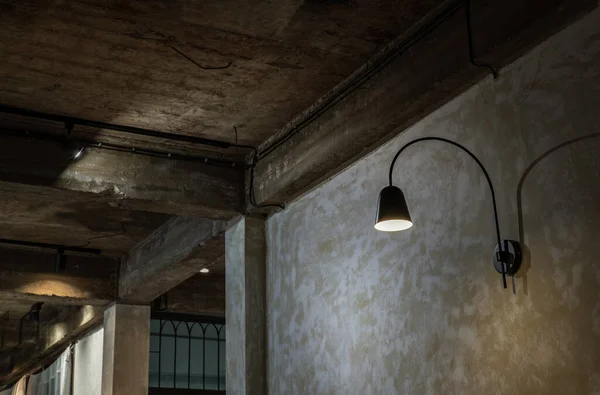Black Lamp Grunge Concrete Cement Wall Loft Style Selective Focus — Stock Photo, Image