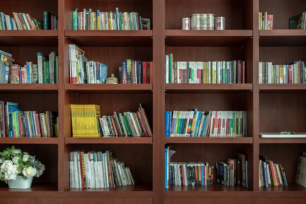 Chiang Rai Thailand Sep 2020 View Wooden Bookcase Different Books — Fotografia de Stock