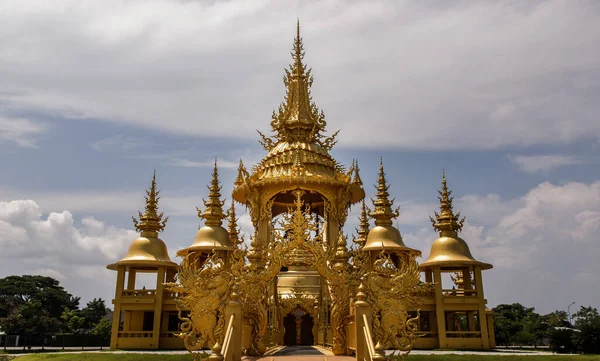 Chiang Rai Thailand Sep 2020 Elaborate Sculptures Golden Pagoda Famous — Stok fotoğraf