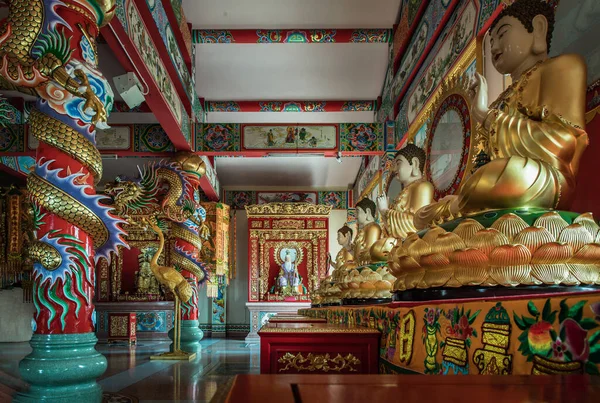 2022年2月5日タイ チョンブリ県 2022年2月5日 ワイハン サティット プラキ チャローム サンチャオナ チャまたはナジャ神社 内の中国風寺院と仏像の建築 — ストック写真