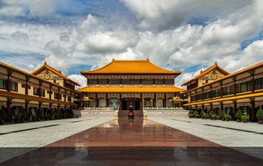Bangkok, Tayland - 19 Şubat 2022 Fo Guang San Tapınağı 'nda Tayvan tapınağı tarzı mimari. Seçici odak.