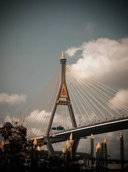 Bangkok Thailand Mar 2021 Bhumibol Suspension Bridge Cross Chao Phraya — стокове фото