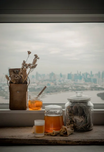 Refreshing Chinese Herbal Tea Jub Lieng Served Honey Old Wooden — ストック写真