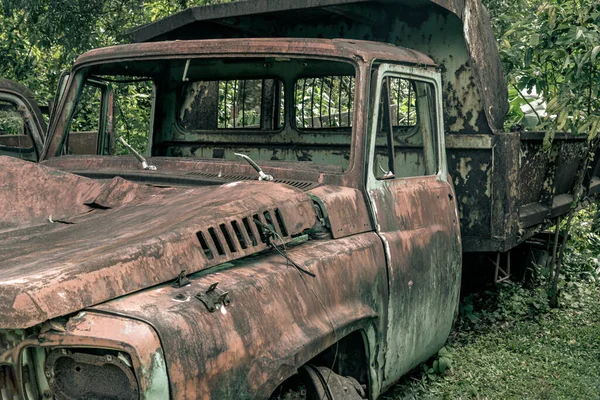 Old Vintage Truck Car Wreck Used Transport Ore Mine Steelworks — Zdjęcie stockowe