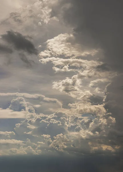 해로부터 비치는 구름의 부드러움 구름의 모양은 상상력 창조성을 불러일으키고 벽지로 — 스톡 사진