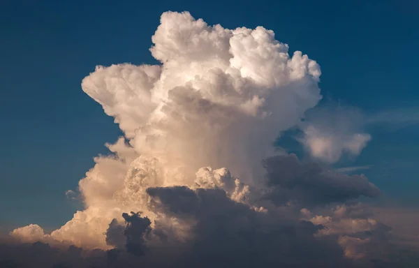 Όμορφη Μπλε Ουρανό Σύννεφα Φόντο Sky Σύννεφα Ουρανός Σύννεφα Καιρού — Φωτογραφία Αρχείου