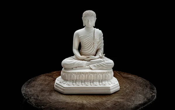 Estatueta Branca Estátua Escultura Siddhartha Gautama Buddha Com Fundo Escuro — Fotografia de Stock