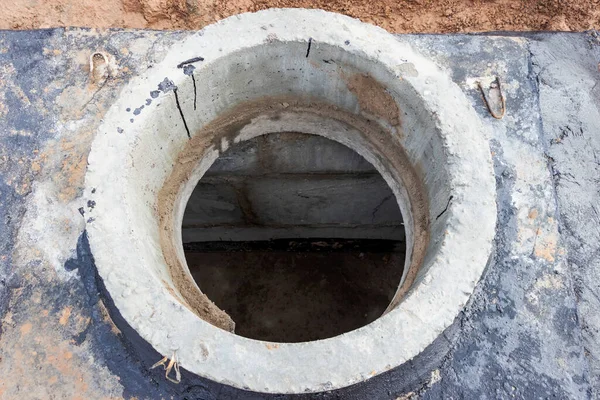 Monta Betonowej Studni Zaopatrzenia Wod Kanalizacji Placu Budowy Pierścienie Studni — Zdjęcie stockowe