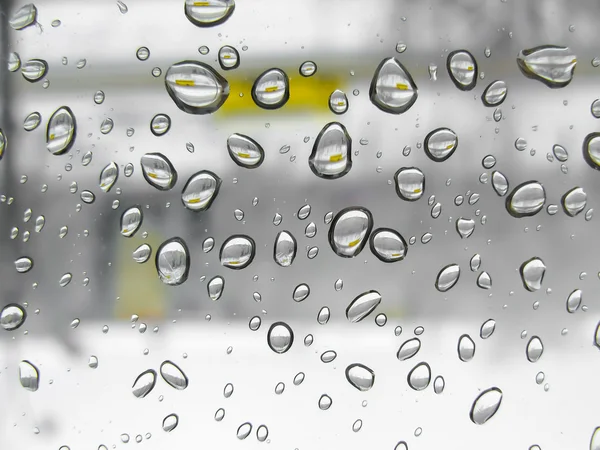 Gouttes de pluie sur verre — Photo