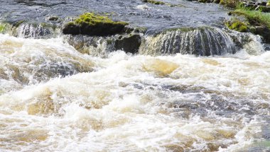 river rapids river dee üzerinde görüntü kadar yakın