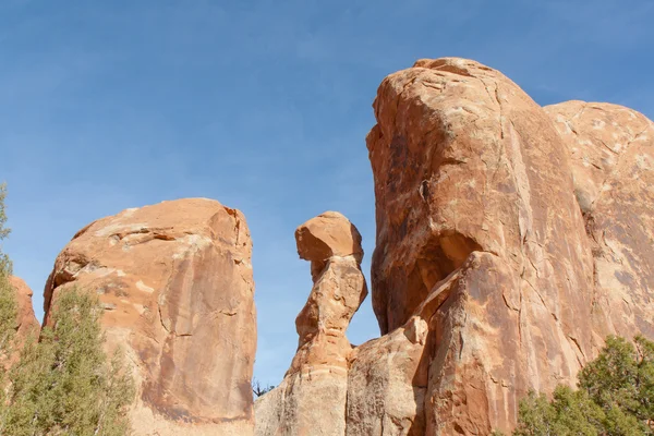 Meydan okuyan kaya — Stok fotoğraf