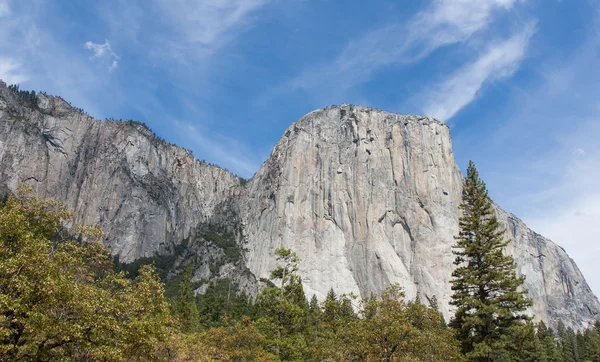 El Capitan and the Wall of Granite — Stock Photo, Image