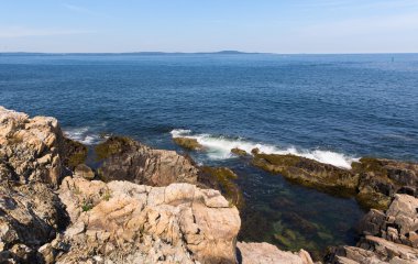 su samuru kayalardan göster