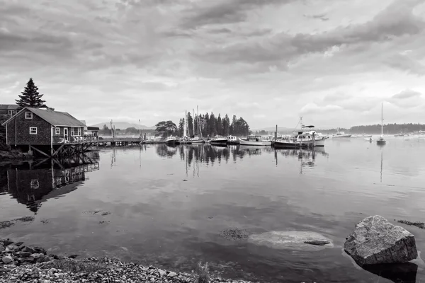 Bass Harbor en la niebla de la mañana — Foto de Stock