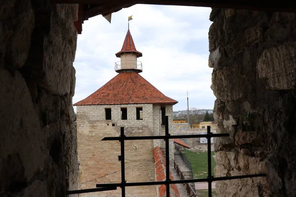 孤立した騎士の要素の古代の要塞 — ストック写真