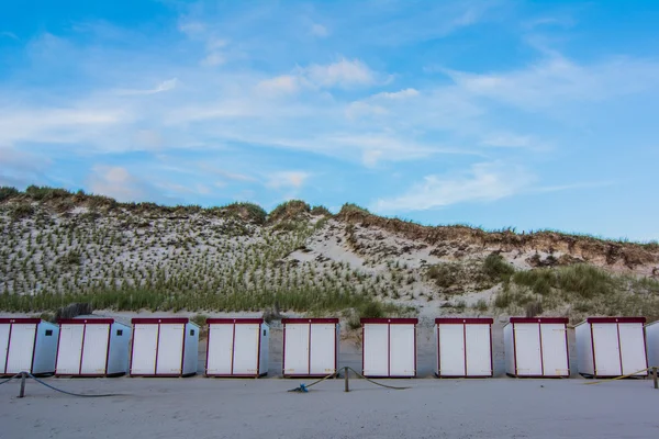 Cabañas en la playa holandesa —  Fotos de Stock