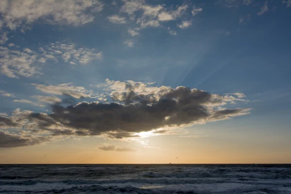 Západ slunce nad mořem nizozemské — Stock fotografie