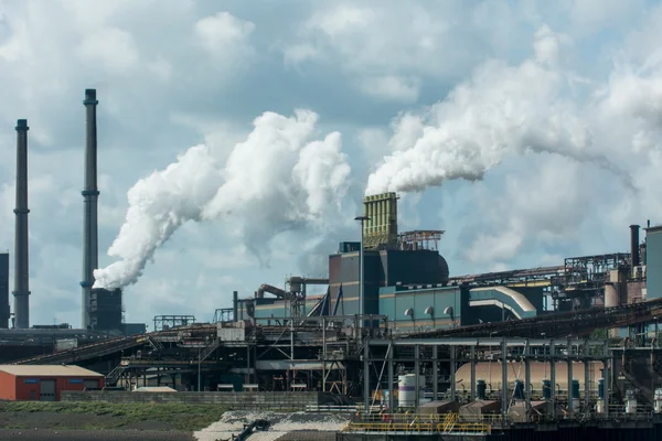 Steel mill overview with canal — Stock Photo, Image