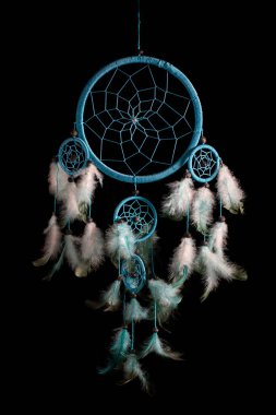 Siyah arka planda mavili düş kapanı