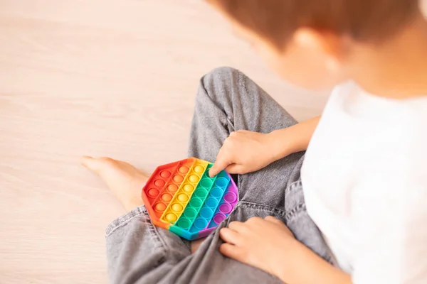 Dziecko Kolorowym Pop Gra Przeciwstresowe Popularny Relaxing Romb Kształt Silikonowy — Zdjęcie stockowe