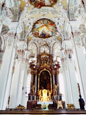 Münih, Almanya - 28 Haziran 2019: Münih 'teki Heilig Geist Kirche veya Kutsal Ruh Kilisesi.