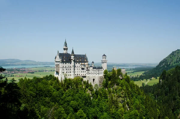 Fussen Jerman Juni 2019 Kastil Neuschwanstein Terkenal Diselimuti Kabut Pegunungan Stok Lukisan  
