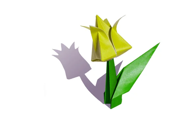 Origami sarı çiçek, Lale, üzerinde beyaz izole — Stok fotoğraf