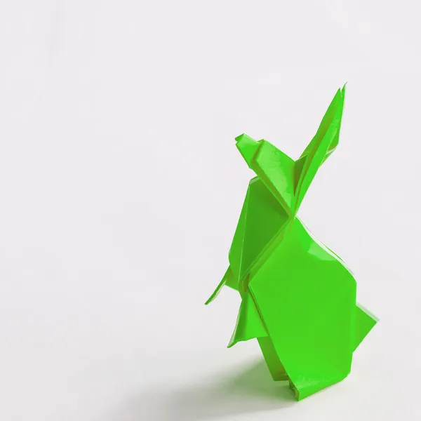 Conejo de origami verde aislado en blanco —  Fotos de Stock