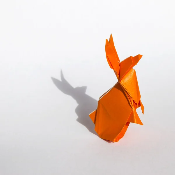 Lapin Origami vert isolé sur blanc — Photo