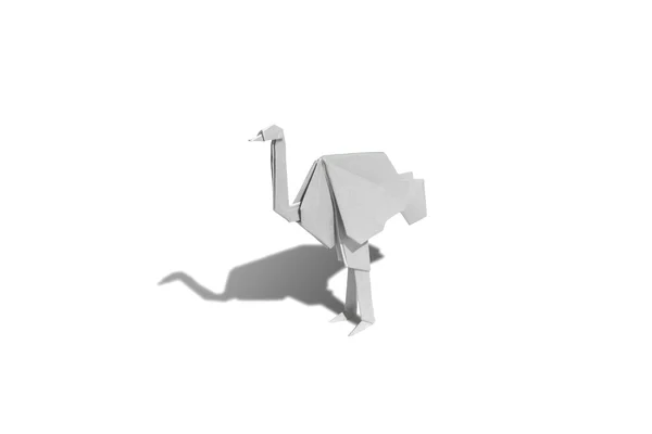 Beyaz origami devekuşu üzerinde beyaz izole — Stok fotoğraf