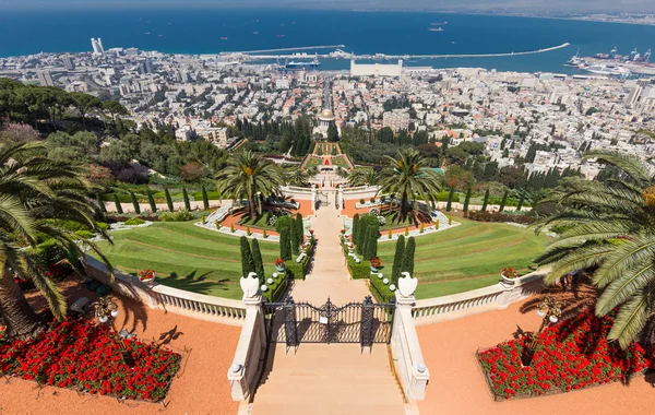 Temple Bahai et jardins à Haïfa — Photo