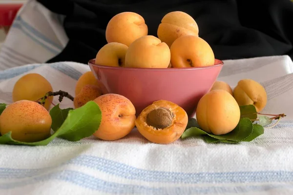 Apricot Fruit Background Bowl Wooden Table — Stock Photo, Image
