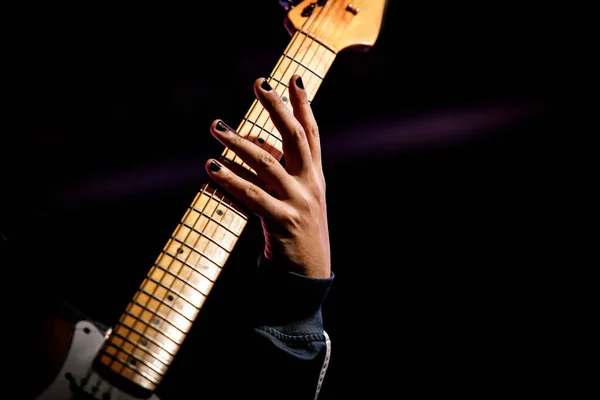Dedos Painel Guitarra Jogando Palco — Fotografia de Stock
