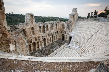 Akropolis, Atina, Yunanistan kalıntıları altında Herodion Atticus Tiyatrosu.