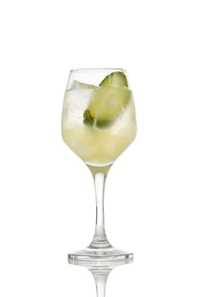 Cocktail Een Tulpenglas Geïsoleerd Wit — Stockfoto