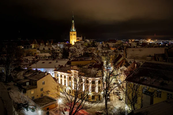 Ночная Зимняя Панорама Таллинна Эстонии — стоковое фото
